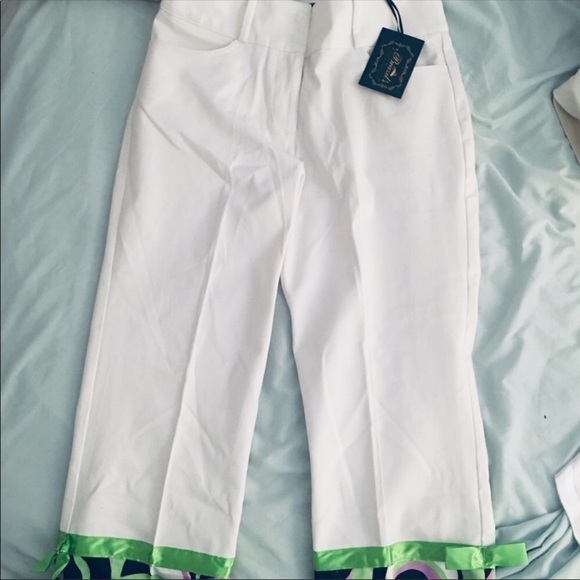 Brazilian capris in white w/adorable ruffles NWT - Picture 3 of 6